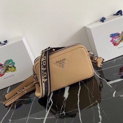 PRADA ショルダーバッグ ディアスキンレザー デュアルストラップ メンズ 22×14×8cm