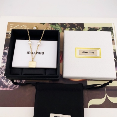 ネックレス M インゴット間隔ビーズネックレス — チャン ウォニョン愛用、ミニマルで上質感あふれる