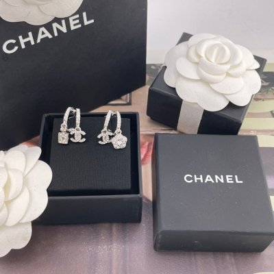 シャネル スタイル ピアス アシンメトリー
