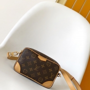 LOUIS VUITTON トロカデロ ミニ モノグラム キャンバス ショルダーバッグ メンズ 20×13×6.5cm