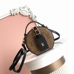 LV ショルダーバッグ ハンドバッグ ミニボワットシャポー 13×12×6.5cm