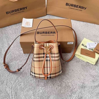 バーバリー バケツバッグ 16.5×11×18.5cm