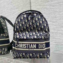 ディオール スタイル トラベル スモール リュック サイズ：21.5×13×31.5cm