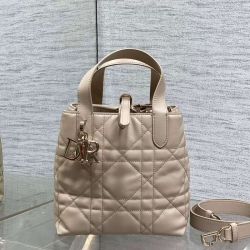 ディオール ハンドバッグ トゥジュール 16×12×18cm