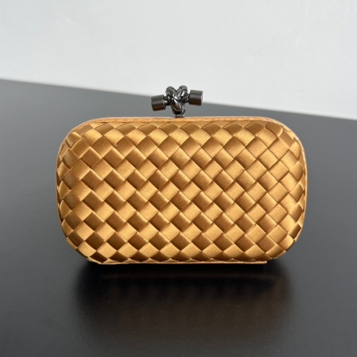 BOTTEGA VENETA ノット シルク編み スネークスキン クラッチ レディース 16×10×5cm