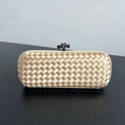 BOTTEGA VENETA ノット シルク編み クラッチバッグ レディース 25×10×5cm