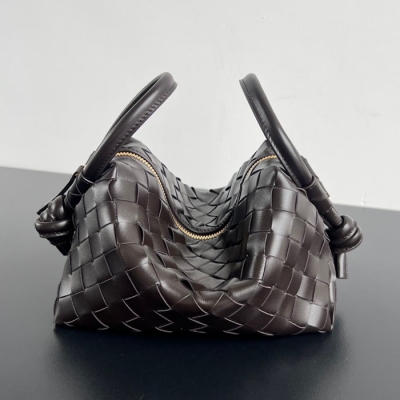 BV ショルダーバッグ レザー ハンドバッグ ループ 19×12×9cm