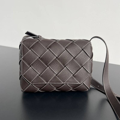 BOTTEGA VENETA ディアゴ ショルダーバッグ ユニセックス 22.5×16.5×5.5cm