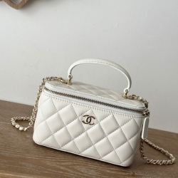 シャネル ポーチ 9.5×17×8cm