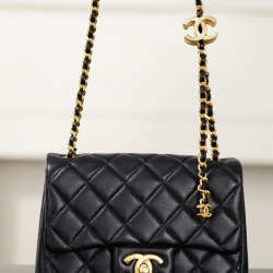 シャネル ショルダーバッグ 18×13.5×7cm