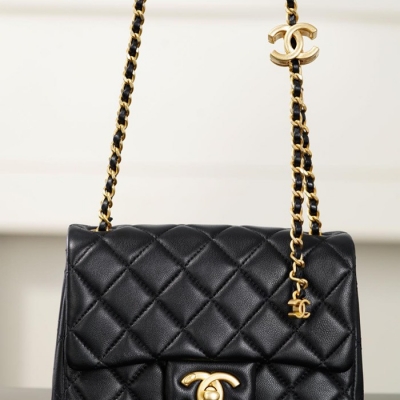 シャネル ショルダーバッグ 18×13.5×7cm