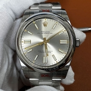 ROLEX 124300 41mm シルバー 専門店