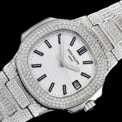 PATEK PHILIPPE 5711 Cal.324搭載 ノーチラス