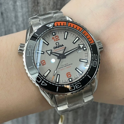 OMEGA 215.90.44.21.99.001 シーマスター プラネットオーシャン チタン グレー n級