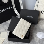 CHANEL パスポートケース カーフレザー ユニセックス 14.5×10.5×2cm