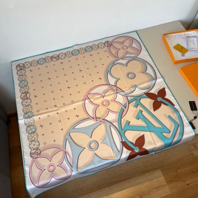 ルイ ヴィトン デュアリティシルクスカーフ 90 x 90cm