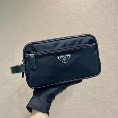 PRADA 洗面用具ケース リサイクルナイロン ユニセックス 22×12.5×11cm