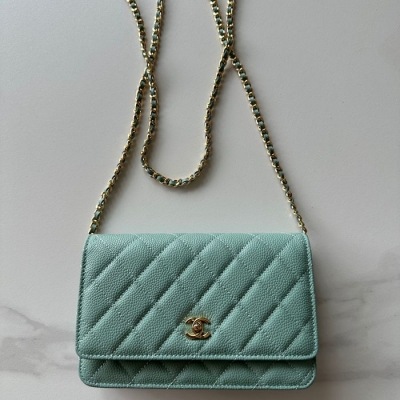 シャネル ショルダーバッグ 19×12×3cm