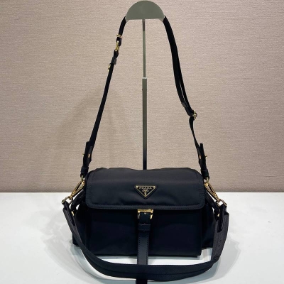 PRADA メッセンジャーバッグ リサイクルナイロン メンズ 30×14×10cm
