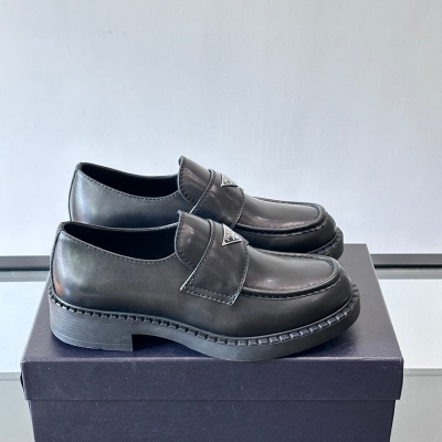 プラダ メンズ ローファー 39-44
