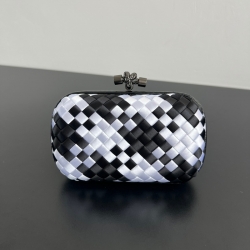 BOTTEGA VENETA ノット シルク編み スネークスキン クラッチ レディース 16×10×5cm