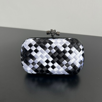 BOTTEGA VENETA ノット シルク編み スネークスキン クラッチ レディース 16×10×5cm