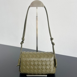 BV ショルダーバッグ レザー ハンドバッグ ノットゥルノ 21×11×9cm