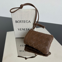 BOTTEGA VENETA ラムスキン カードケース チャーム レディース 11×8.5cm