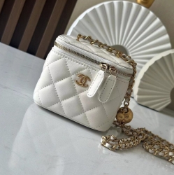 シャネル ポーチ 10.5×8.5×7cm