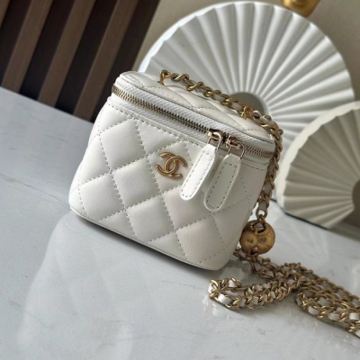 シャネル ポーチ 10.5×8.5×7cm