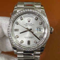 ROLEX 118346A デイデイト シルバー ベゼルダイヤ コピー