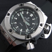 HUBLOT キングパワー 4000 ブラック Asian 2824搭載 チタン 自動巻き