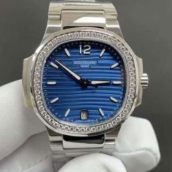 PATEK PHILIPPE 7118/1200A-001 ノーチラス ブルー文字盤 新品発見