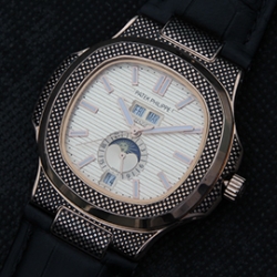 PATEK PHILIPPE ノーチラス アニュアル ホワイト文字盤