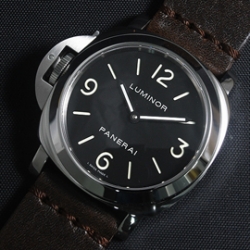 PANERAI ルミノール 手巻き ブラック文字盤 イタリア製