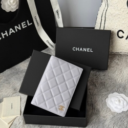 CHANEL パスポートケース カーフレザー ユニセックス 14.5×10.5×2cm