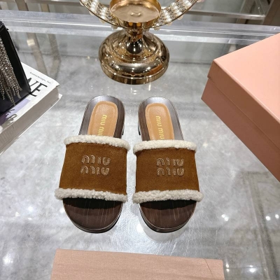 【MIUMIU】ウッドソールウールスリッポンレディース