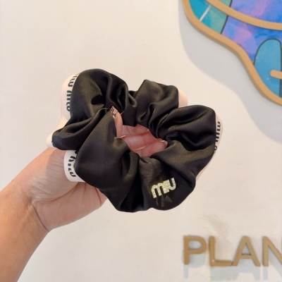 ミュウミュウ スタイル ヘアゴム