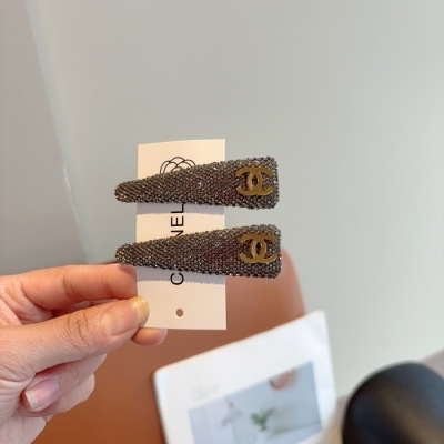 シャネル スタイル ヘアクリップ レター