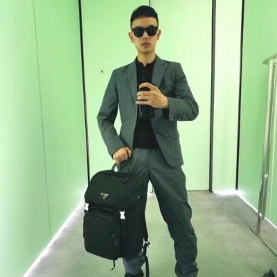 プラダ スタイル リュック 2VZ135 サイズ：27×45×17cm