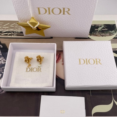 ディオール スタイル ピアス フラワー
