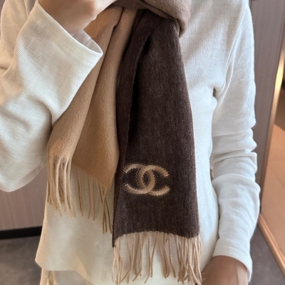 シャネル めったに見ない優しい色合い 35 x 180cm