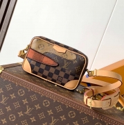 LOUIS VUITTON トロカデロ ミニ モノグラム キャンバス ショルダーバッグ メンズ 20×13×6.5cm