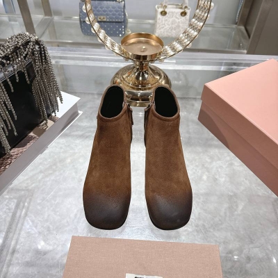 【MIUMIU】2026SSショートブーツレザーブーツレディース