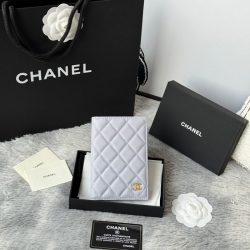 CHANEL パスポートケース カーフレザー ユニセックス 14.5×10.5×2cm