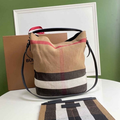 バーバリー ホーボーバッグ 25×34×19cm