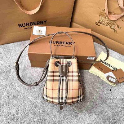 バーバリー バケツバッグ 16.5×11×18.5cm