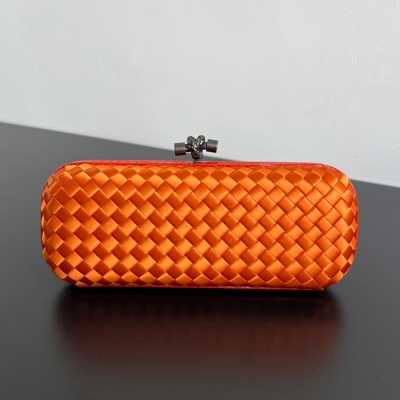 BOTTEGA VENETA ノット シルク編み クラッチバッグ レディース 25×10×5cm