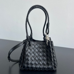 BV ショルダーバッグ レザー ハンドバッグ パラシュート 21×17×16.5cm