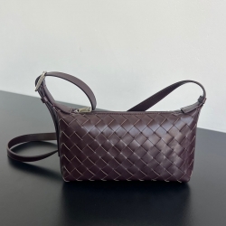 BOTTEGA VENETA トラベラー レザーフォンバッグ ユニセックス 20×12×5.5cm